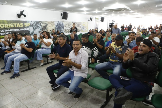 Retorno dos 30 minutos remunerados na jornada de trabalho é celebrado em plenária