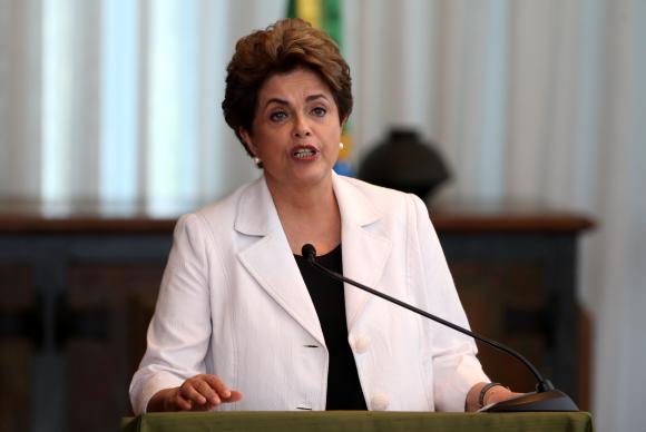 Dilma propõe plebiscito sobre eleição presidencial