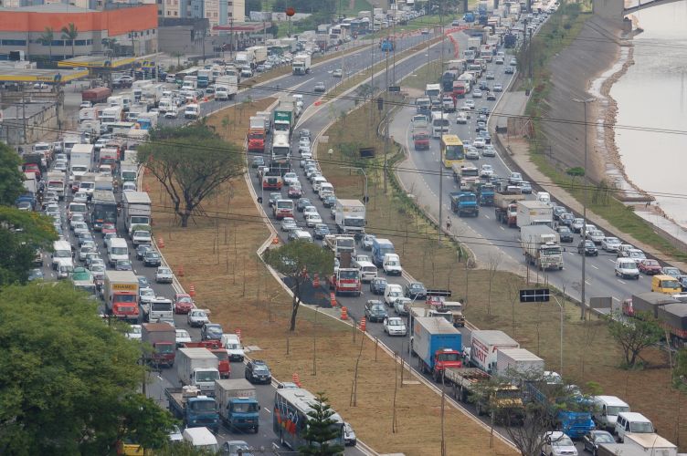 Justiça derruba liminar que proibia aumento de velocidades nas marginais